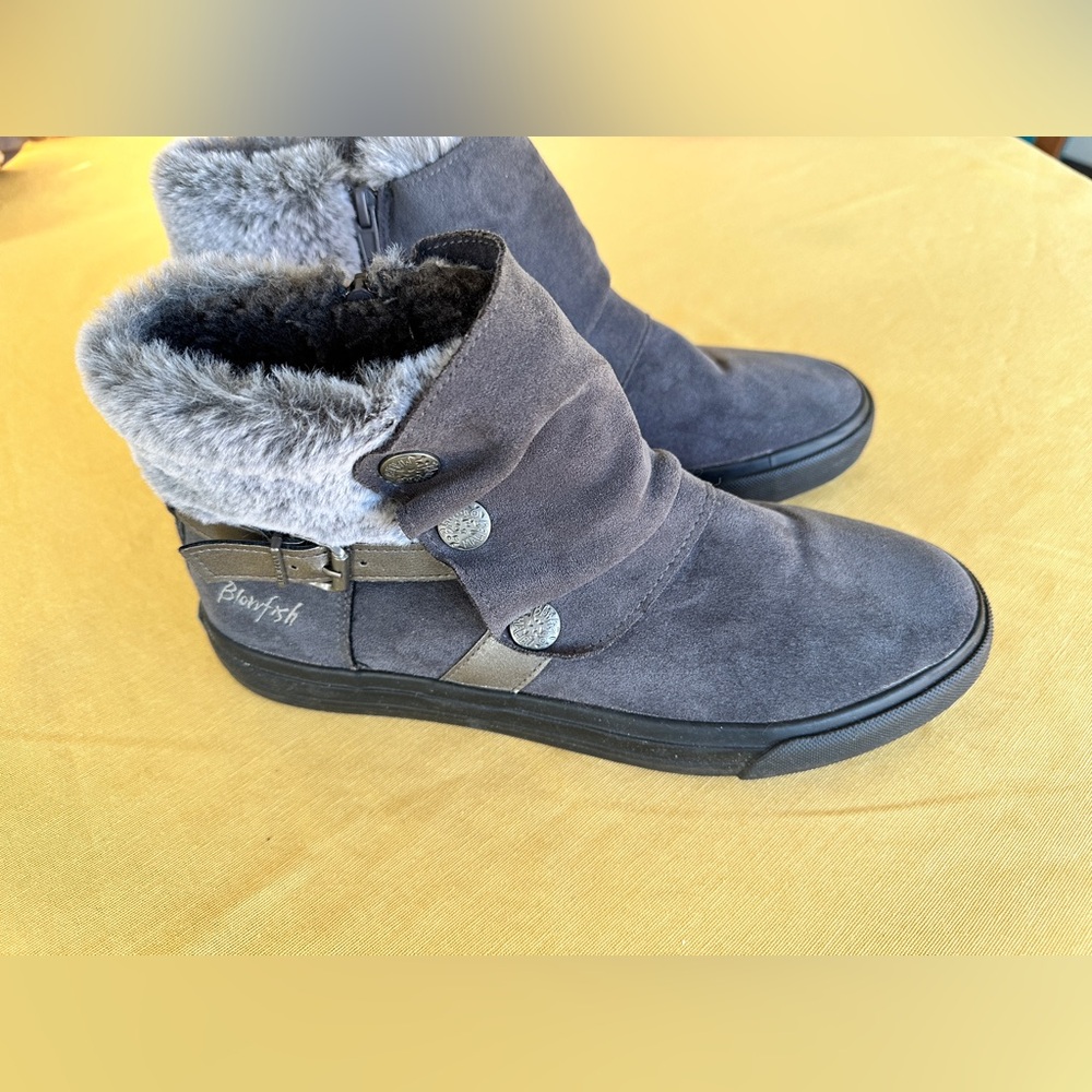 EUC Blowfish Microsuede Shearling Dark Gray Boots